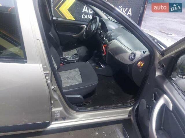 Серый Дачия Сандеро, объемом двигателя 1.4 л и пробегом 163 тыс. км за 4600 $, фото 4 на Automoto.ua