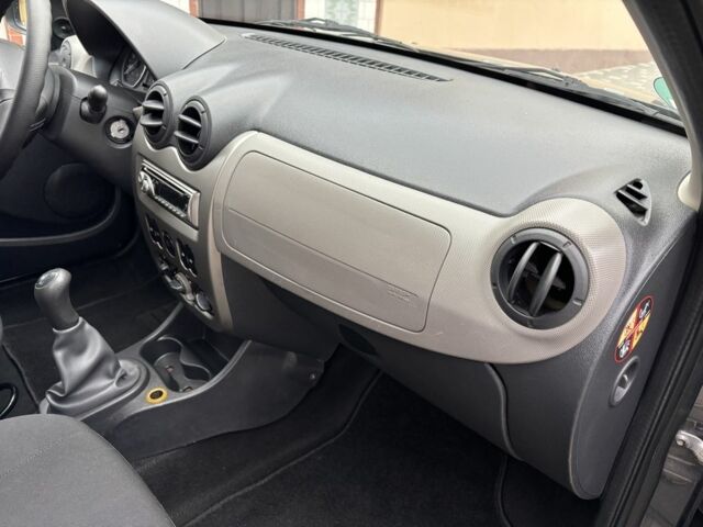 Серый Дачия Сандеро, объемом двигателя 1.2 л и пробегом 156 тыс. км за 4800 $, фото 19 на Automoto.ua