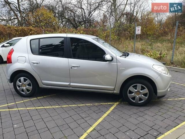 Серый Дачия Сандеро, объемом двигателя 1.4 л и пробегом 232 тыс. км за 4800 $, фото 3 на Automoto.ua