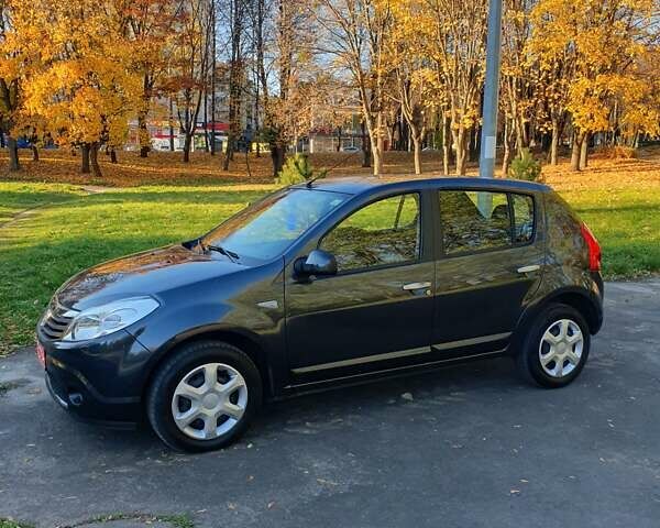 Сірий Дачія Sandero, об'ємом двигуна 1.6 л та пробігом 129 тис. км за 6150 $, фото 9 на Automoto.ua