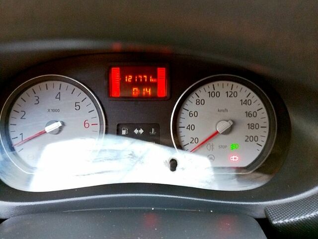 Серый Дачия Сандеро, объемом двигателя 1.6 л и пробегом 120 тыс. км за 4500 $, фото 3 на Automoto.ua