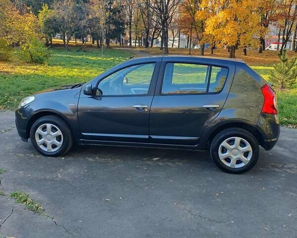Сірий Дачія Sandero, об'ємом двигуна 1.6 л та пробігом 129 тис. км за 6150 $, фото 7 на Automoto.ua