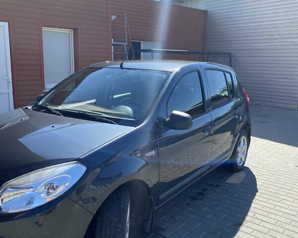 Серый Дачия Сандеро, объемом двигателя 1.2 л и пробегом 156 тыс. км за 5200 $, фото 2 на Automoto.ua