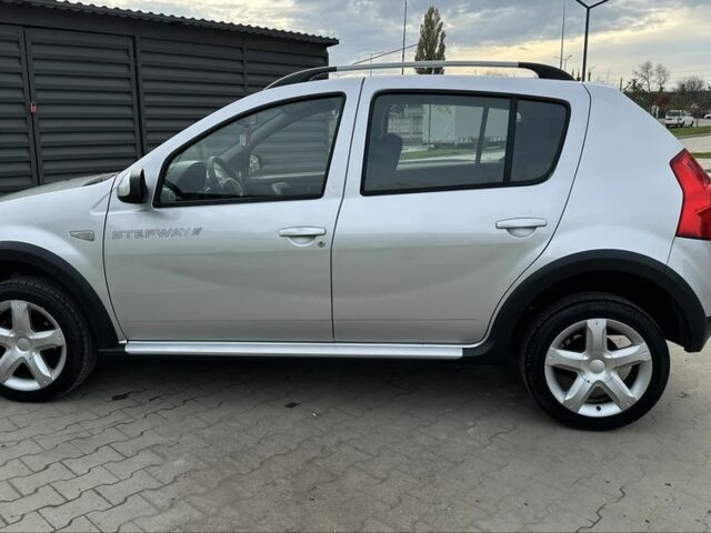 Серый Дачия Сандеро, объемом двигателя 1.6 л и пробегом 175 тыс. км за 6600 $, фото 4 на Automoto.ua