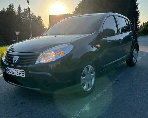 Серый Дачия Сандеро, объемом двигателя 1.2 л и пробегом 480 тыс. км за 2900 $, фото 2 на Automoto.ua