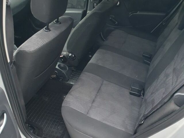 Серый Дачия Сандеро, объемом двигателя 1.4 л и пробегом 232 тыс. км за 4800 $, фото 16 на Automoto.ua