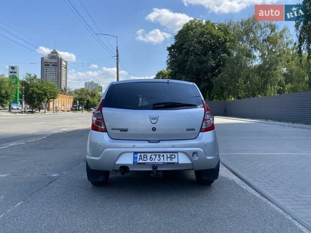 Серый Дачия Сандеро, объемом двигателя 1.6 л и пробегом 235 тыс. км за 5250 $, фото 5 на Automoto.ua
