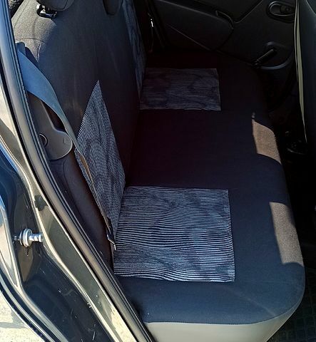 Серый Дачия Сандеро, объемом двигателя 1.1 л и пробегом 248 тыс. км за 4100 $, фото 5 на Automoto.ua