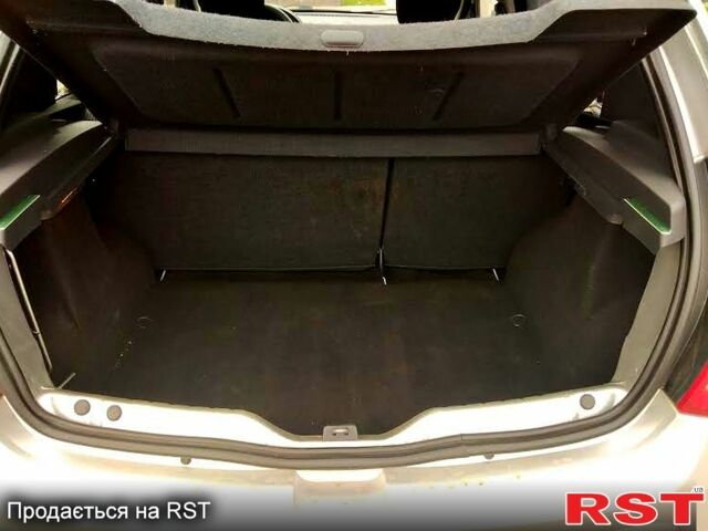 Сірий Дачія Sandero, об'ємом двигуна 1.4 л та пробігом 183 тис. км за 5300 $, фото 8 на Automoto.ua