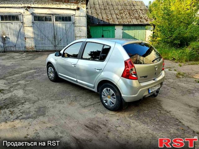 Серый Дачия Сандеро, объемом двигателя 1.6 л и пробегом 235 тыс. км за 5250 $, фото 3 на Automoto.ua