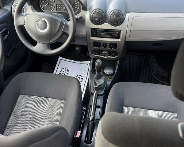 Серый Дачия Сандеро, объемом двигателя 1.4 л и пробегом 204 тыс. км за 4999 $, фото 97 на Automoto.ua