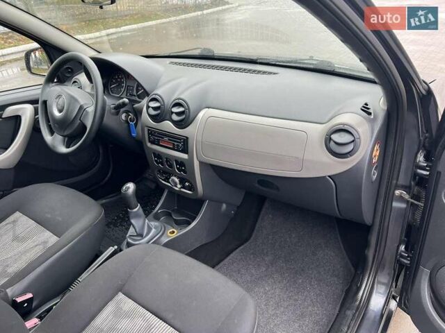 Серый Дачия Сандеро, объемом двигателя 1.4 л и пробегом 140 тыс. км за 5500 $, фото 12 на Automoto.ua