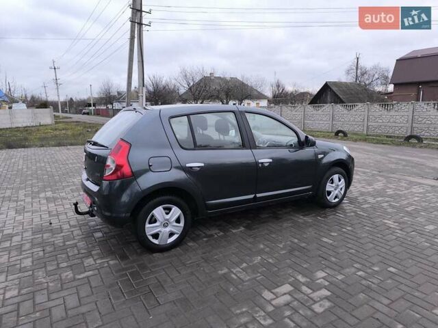 Серый Дачия Сандеро, объемом двигателя 1.6 л и пробегом 197 тыс. км за 5600 $, фото 3 на Automoto.ua