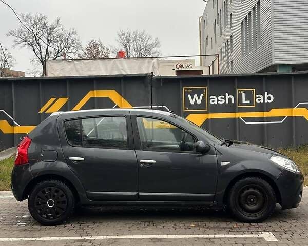 Серый Дачия Сандеро, объемом двигателя 1.6 л и пробегом 140 тыс. км за 4800 $, фото 5 на Automoto.ua