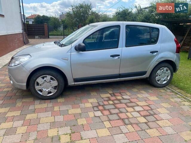 Сірий Дачія Sandero, об'ємом двигуна 1.1 л та пробігом 180 тис. км за 3350 $, фото 1 на Automoto.ua