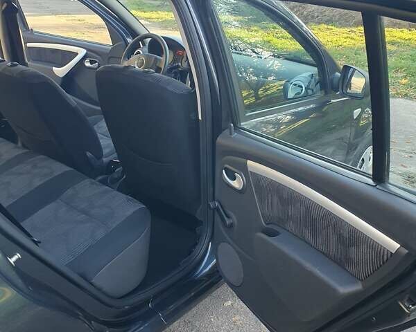 Сірий Дачія Sandero, об'ємом двигуна 1.6 л та пробігом 129 тис. км за 6150 $, фото 20 на Automoto.ua
