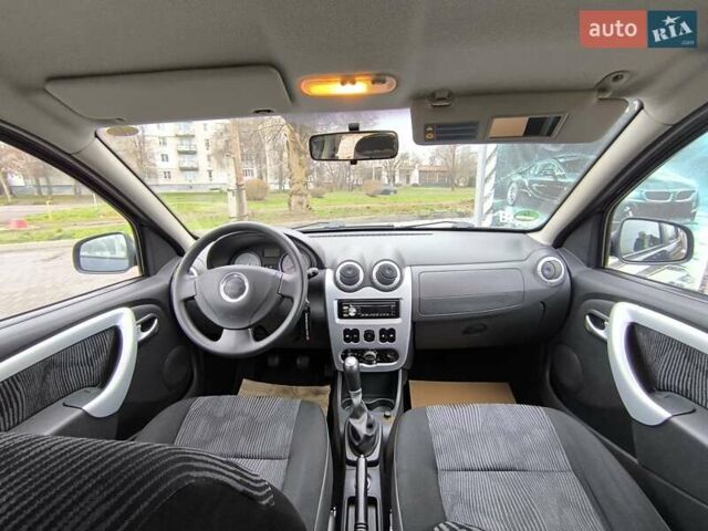 Серый Дачия Сандеро, объемом двигателя 1.6 л и пробегом 197 тыс. км за 5600 $, фото 12 на Automoto.ua