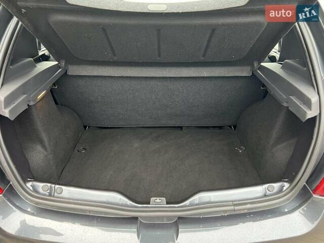 Серый Дачия Сандеро, объемом двигателя 1.4 л и пробегом 140 тыс. км за 5500 $, фото 18 на Automoto.ua