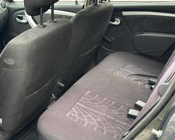 Серый Дачия Сандеро, объемом двигателя 1.6 л и пробегом 140 тыс. км за 4800 $, фото 9 на Automoto.ua