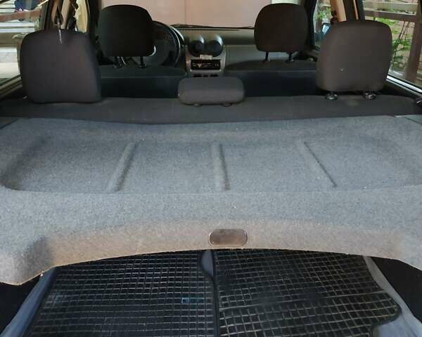 Сірий Дачія Sandero, об'ємом двигуна 1.15 л та пробігом 173 тис. км за 3700 $, фото 3 на Automoto.ua