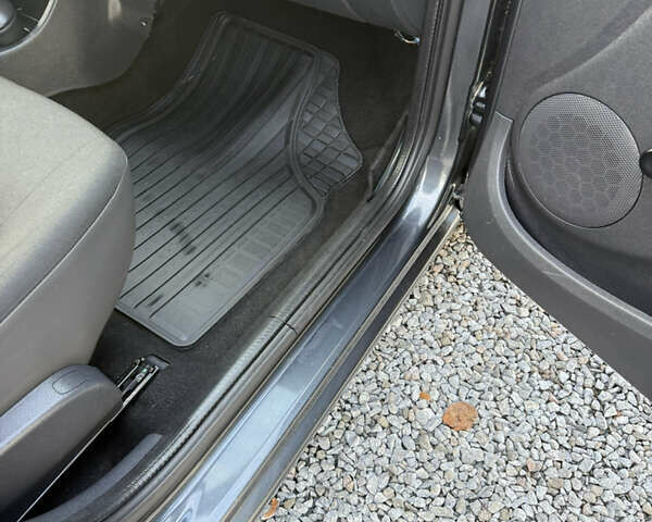 Серый Дачия Сандеро, объемом двигателя 1.4 л и пробегом 204 тыс. км за 4999 $, фото 138 на Automoto.ua