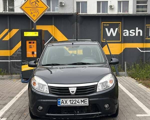 Серый Дачия Сандеро, объемом двигателя 1.6 л и пробегом 140 тыс. км за 4800 $, фото 7 на Automoto.ua
