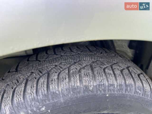 Серый Дачия Сандеро, объемом двигателя 0 л и пробегом 215 тыс. км за 4800 $, фото 6 на Automoto.ua