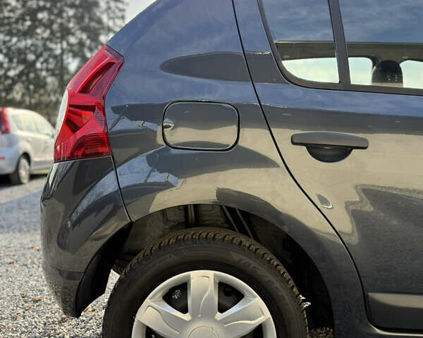 Серый Дачия Сандеро, объемом двигателя 1.4 л и пробегом 204 тыс. км за 4999 $, фото 43 на Automoto.ua