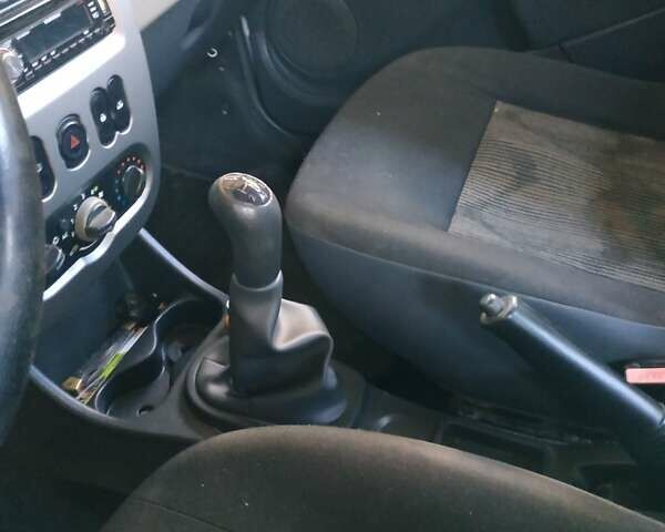 Сірий Дачія Sandero, об'ємом двигуна 1.15 л та пробігом 173 тис. км за 3700 $, фото 19 на Automoto.ua