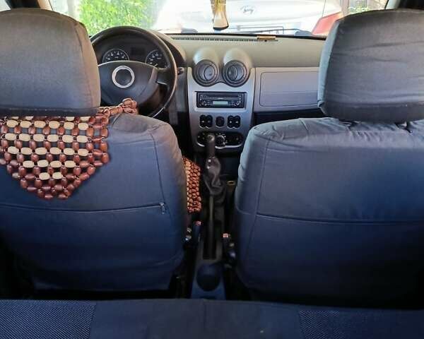 Сірий Дачія Sandero, об'ємом двигуна 1.15 л та пробігом 320 тис. км за 4000 $, фото 4 на Automoto.ua