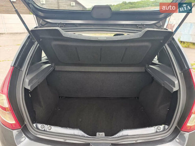 Серый Дачия Сандеро, объемом двигателя 1.2 л и пробегом 148 тыс. км за 4850 $, фото 16 на Automoto.ua