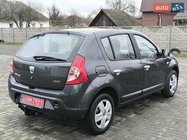 Серый Дачия Сандеро, объемом двигателя 1.6 л и пробегом 197 тыс. км за 5600 $, фото 4 на Automoto.ua