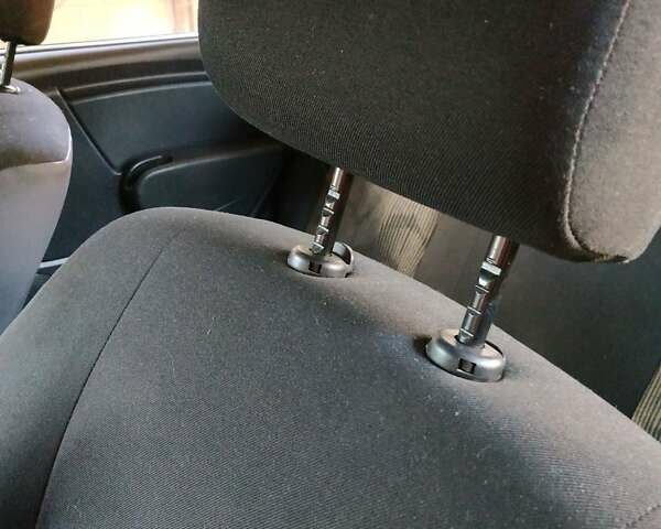 Сірий Дачія Sandero, об'ємом двигуна 1.15 л та пробігом 173 тис. км за 3700 $, фото 20 на Automoto.ua