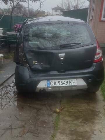 Серый Дачия Сандеро, объемом двигателя 1.39 л и пробегом 250 тыс. км за 1500 $, фото 3 на Automoto.ua