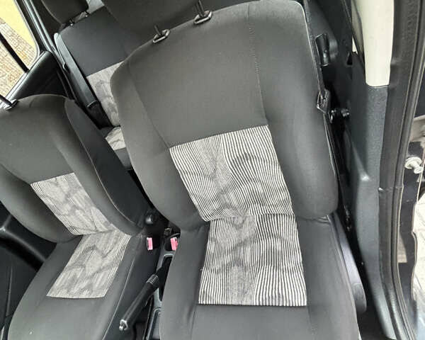 Сірий Дачія Sandero, об'ємом двигуна 1.2 л та пробігом 156 тис. км за 4800 $, фото 18 на Automoto.ua