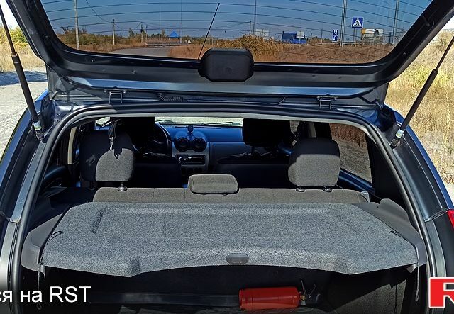 Серый Дачия Сандеро, объемом двигателя 1.1 л и пробегом 248 тыс. км за 4100 $, фото 6 на Automoto.ua