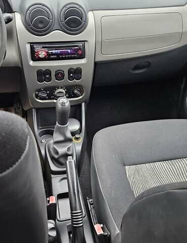 Сірий Дачія Sandero, об'ємом двигуна 1.39 л та пробігом 205 тис. км за 4300 $, фото 11 на Automoto.ua