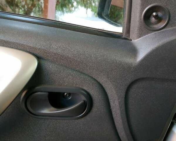 Сірий Дачія Sandero, об'ємом двигуна 1.15 л та пробігом 173 тис. км за 3700 $, фото 11 на Automoto.ua