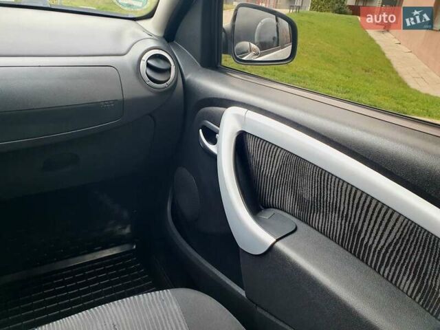 Серый Дачия Сандеро, объемом двигателя 1.4 л и пробегом 232 тыс. км за 4800 $, фото 23 на Automoto.ua
