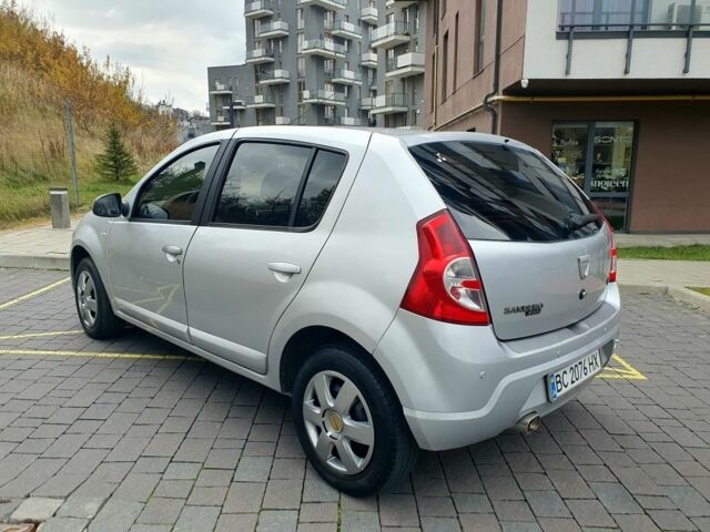 Серый Дачия Сандеро, объемом двигателя 1.4 л и пробегом 232 тыс. км за 4800 $, фото 2 на Automoto.ua