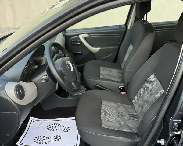 Серый Дачия Сандеро, объемом двигателя 1.4 л и пробегом 204 тыс. км за 4999 $, фото 106 на Automoto.ua