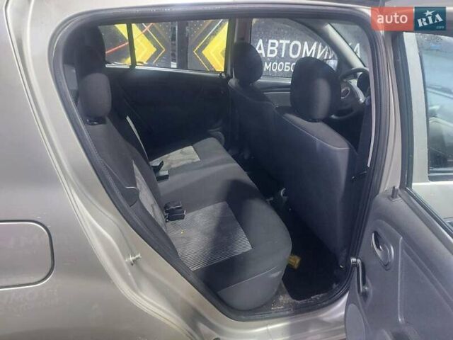 Серый Дачия Сандеро, объемом двигателя 1.4 л и пробегом 163 тыс. км за 4600 $, фото 2 на Automoto.ua