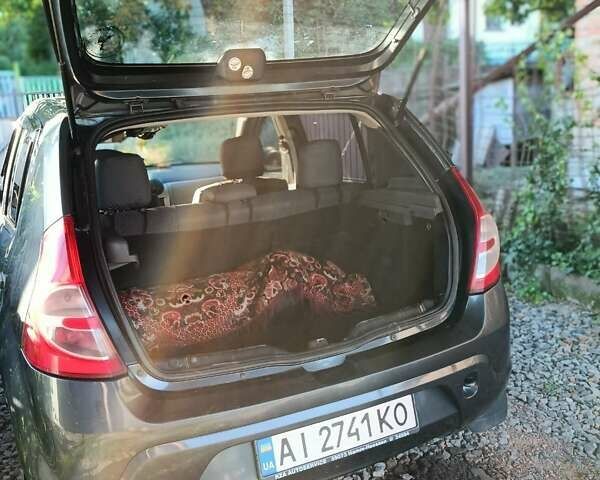Серый Дачия Сандеро, объемом двигателя 1.15 л и пробегом 320 тыс. км за 3500 $, фото 9 на Automoto.ua