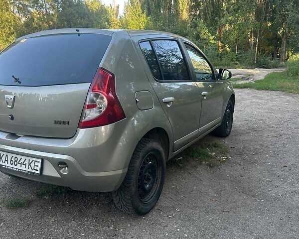 Сірий Дачія Sandero, об'ємом двигуна 1.6 л та пробігом 273 тис. км за 5000 $, фото 7 на Automoto.ua