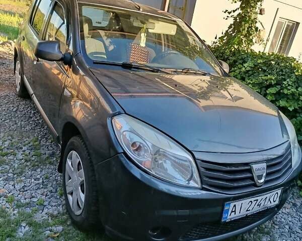 Серый Дачия Сандеро, объемом двигателя 1.15 л и пробегом 320 тыс. км за 3500 $, фото 1 на Automoto.ua