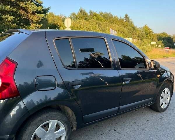 Серый Дачия Сандеро, объемом двигателя 1.2 л и пробегом 480 тыс. км за 2900 $, фото 1 на Automoto.ua