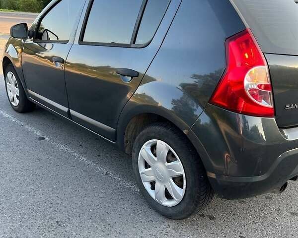 Серый Дачия Сандеро, объемом двигателя 1.2 л и пробегом 480 тыс. км за 2900 $, фото 7 на Automoto.ua