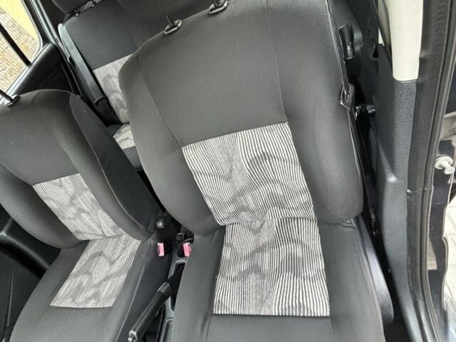 Серый Дачия Сандеро, объемом двигателя 1.2 л и пробегом 156 тыс. км за 4800 $, фото 9 на Automoto.ua