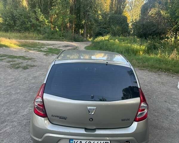 Сірий Дачія Sandero, об'ємом двигуна 1.6 л та пробігом 273 тис. км за 5000 $, фото 4 на Automoto.ua