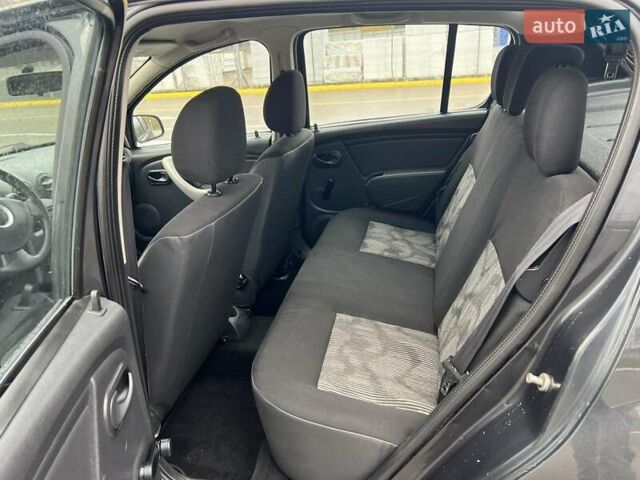 Серый Дачия Сандеро, объемом двигателя 1.4 л и пробегом 140 тыс. км за 5500 $, фото 16 на Automoto.ua